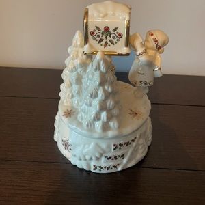 Lenox Musical figurine